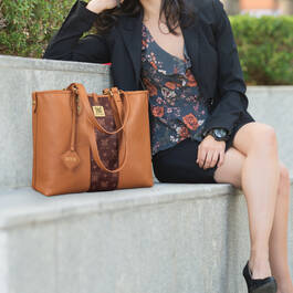 The Jose Hess Reversible Tote with FREE Wristlet 12399 0012 n model