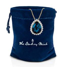 The Queen of the Sea Pendant 2562 001 4 4